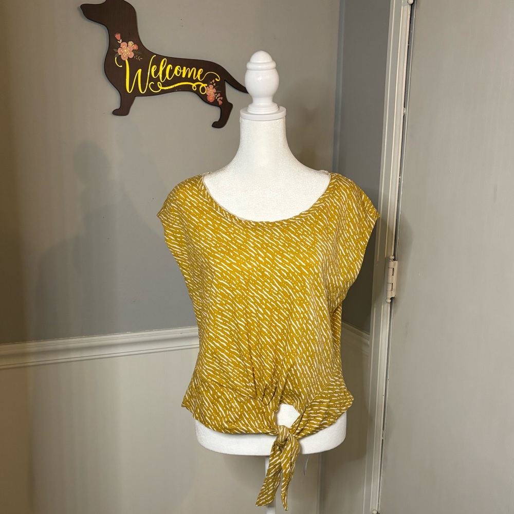 Anthro side tie tee